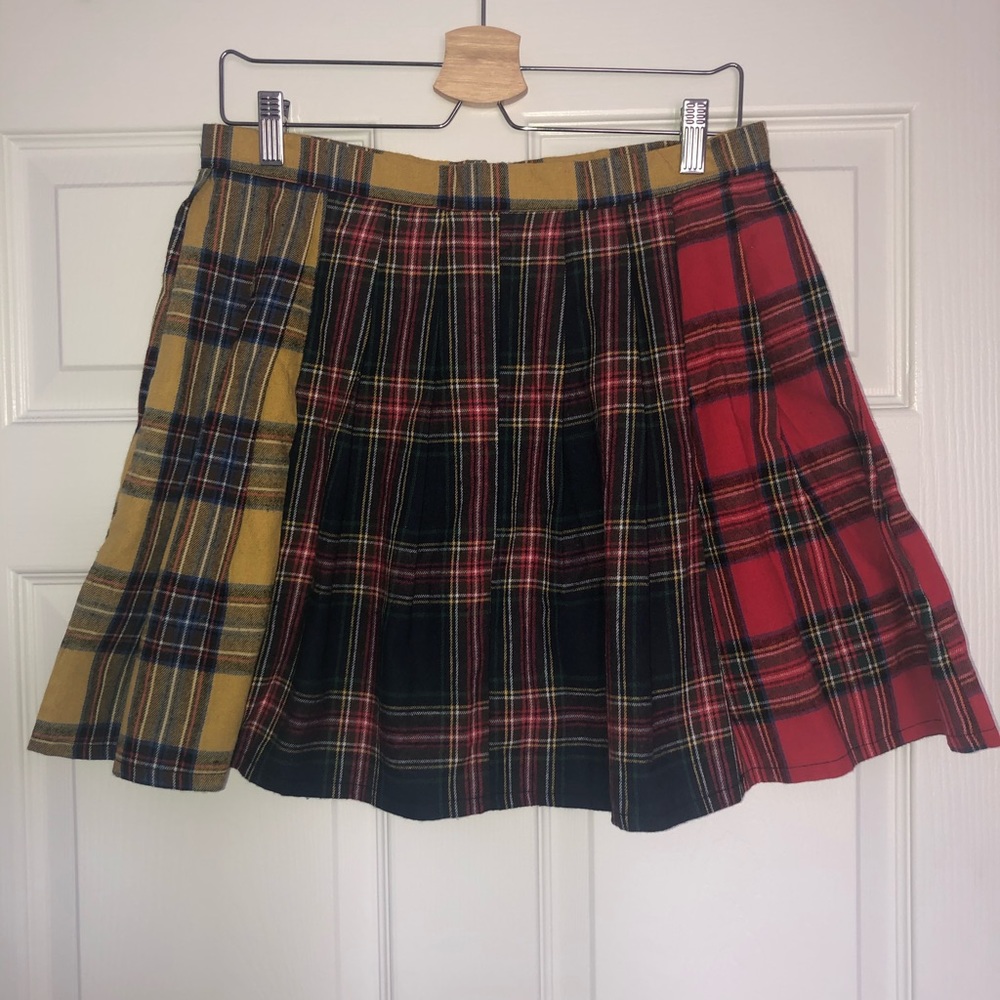 Pleated skirt